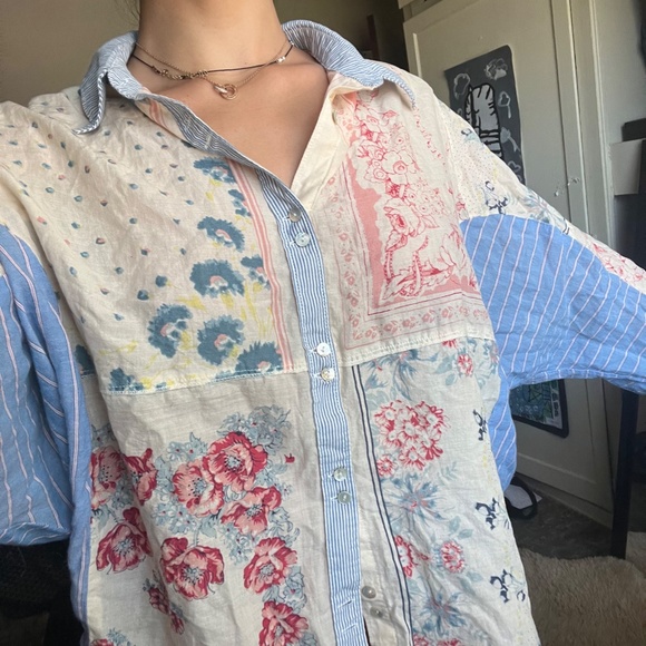 Free people button down Oxford floral shirt blouse size small - Picture 3 of 4